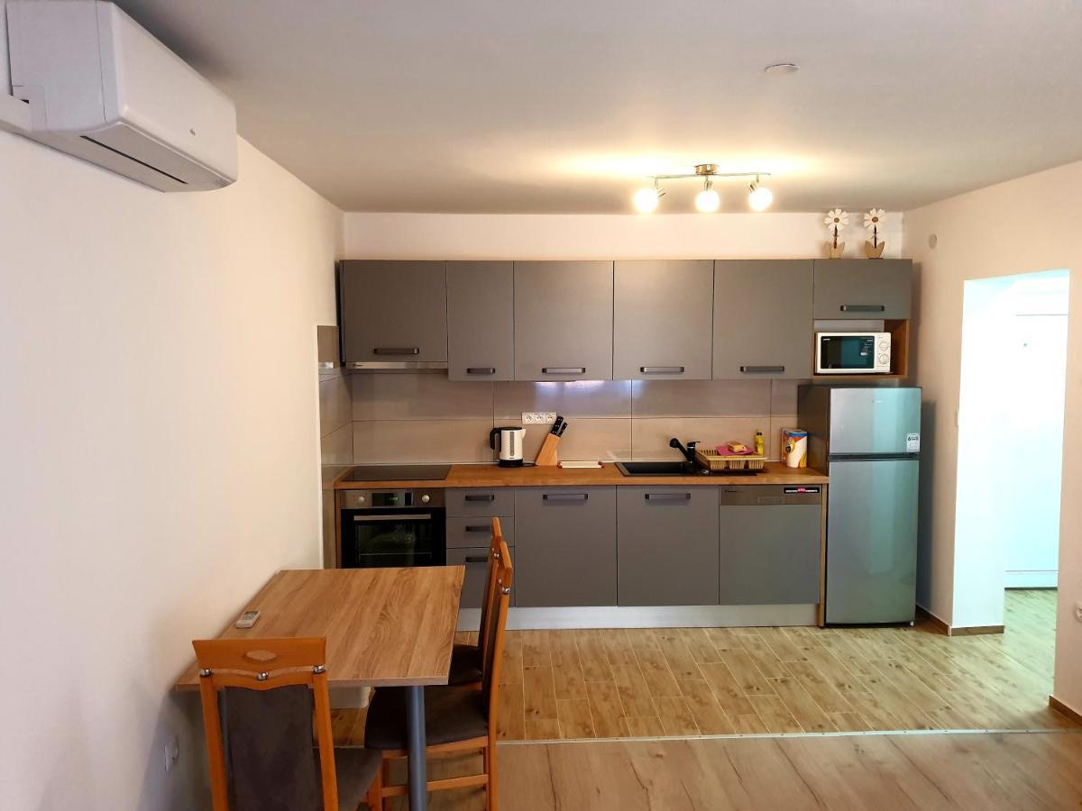 Apartment Mon Cheri-Located In A Quiet Neighbourhood Near Beaches Free Parking Pula Luaran gambar