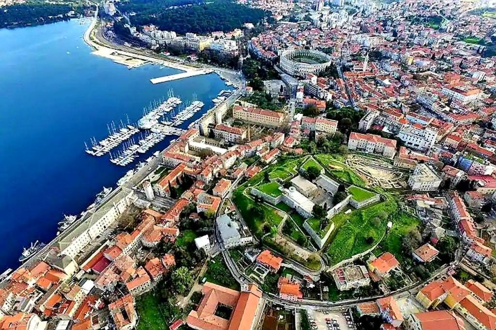 Apartment Mon Cheri-Located In A Quiet Neighbourhood Near Beaches Free Parking Pula Luaran gambar